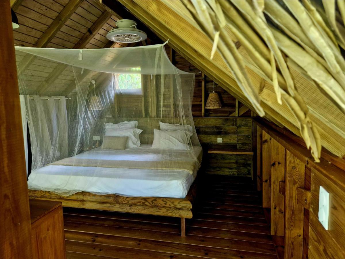 Pura Vida Lodge Cabane Perchee Sainte-Rose Bagian luar foto