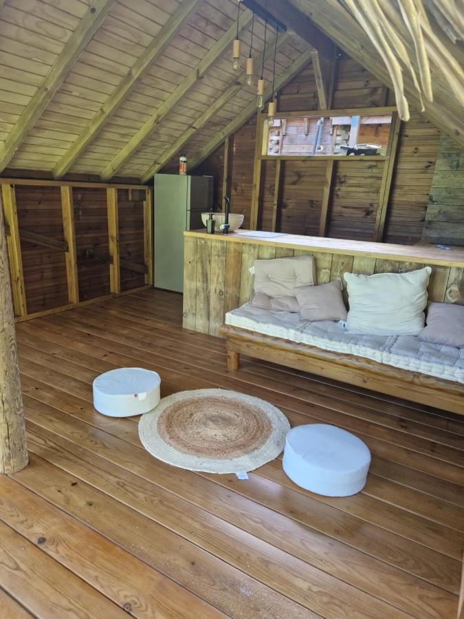 Pura Vida Lodge Cabane Perchee Sainte-Rose Bagian luar foto