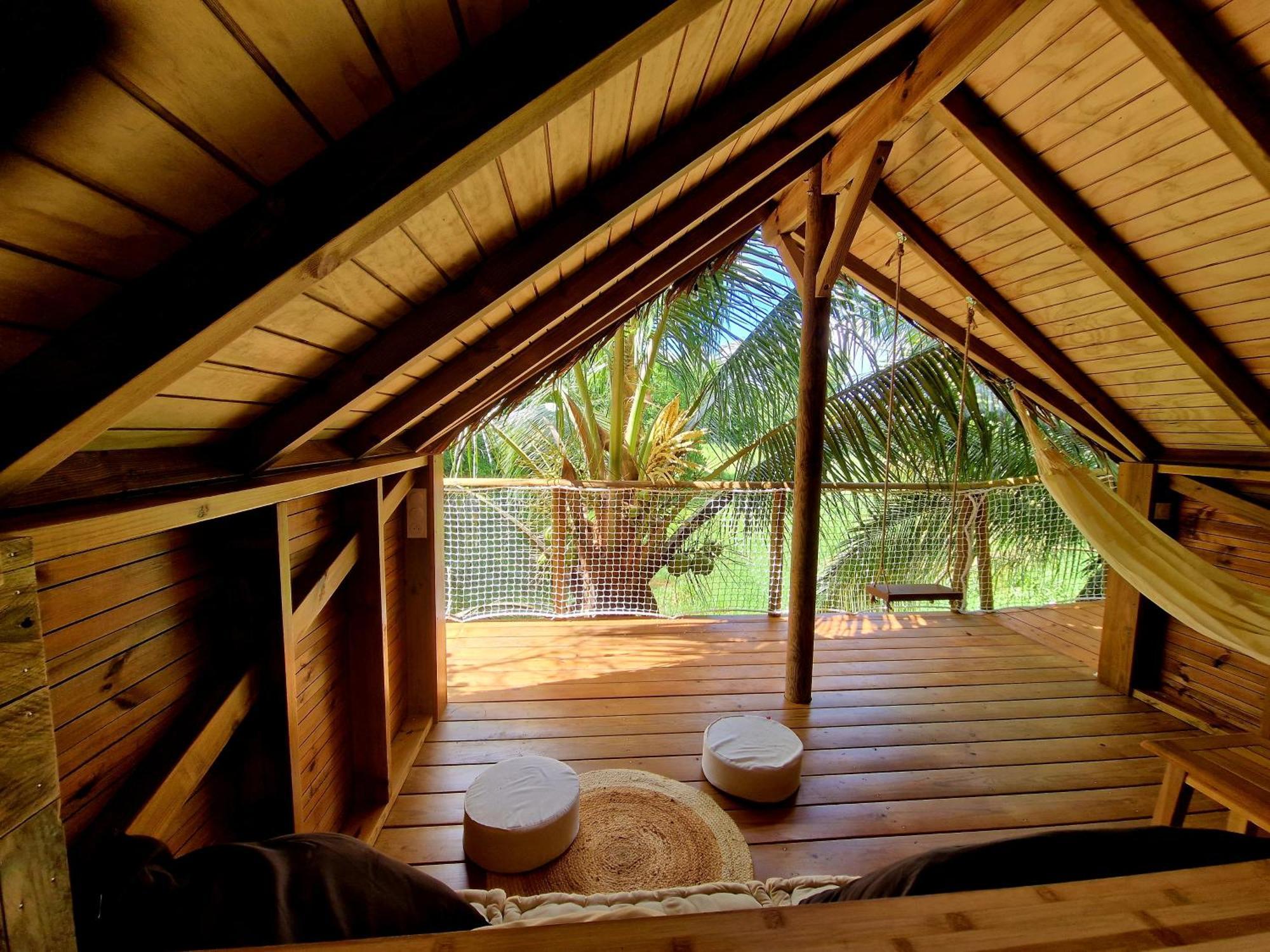 Pura Vida Lodge Cabane Perchee Sainte-Rose Bagian luar foto